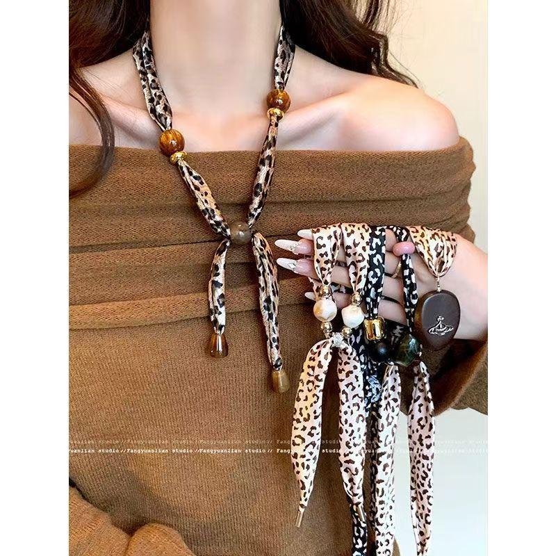 Leopard Print Beaded Scarf Necklace for Women 2025 New Popular Niche Design Fashion Wear Accessories Elegant and Exquisite