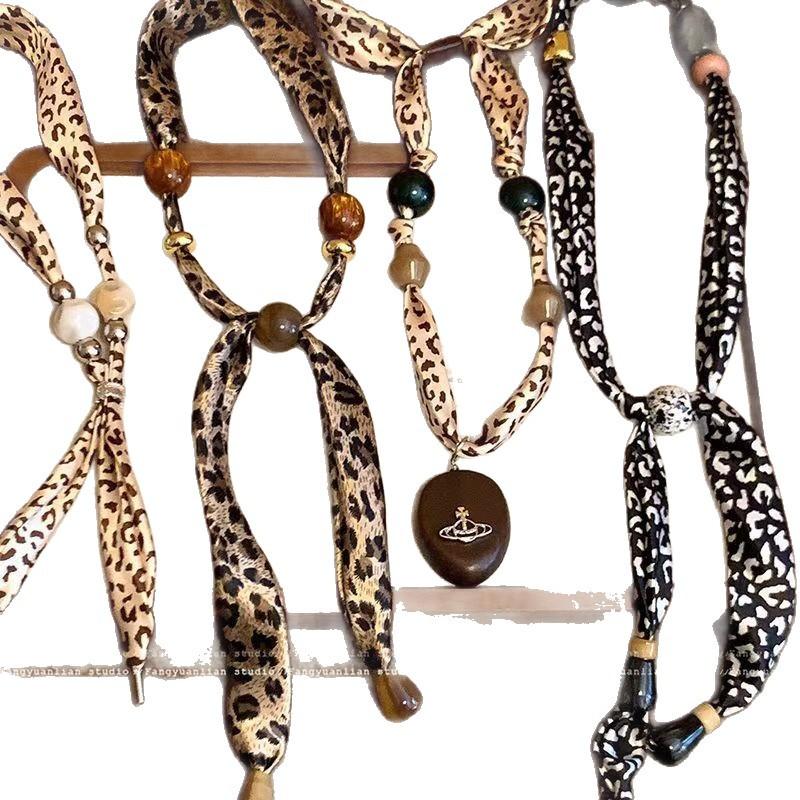 Leopard Print Beaded Scarf Necklace for Women 2025 New Popular Niche Design Fashion Wear Accessories Elegant and Exquisite