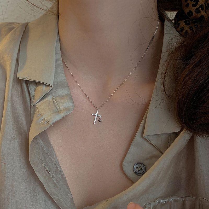 Zircon Cross Necklace for Women All-Match Simple High-Grade Niche Design Necklace Non-Fading Titanium Steel Clavicle Chain for Women
