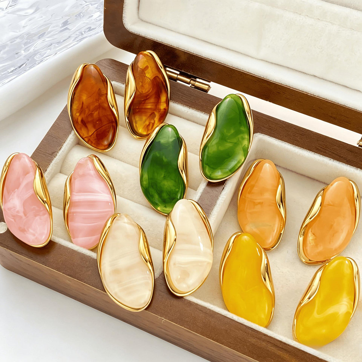 European and American Style New Irregular Color Resin Stud Earrings Niche Design High-Grade Light Luxury Temperament All-Match Earrings for Women