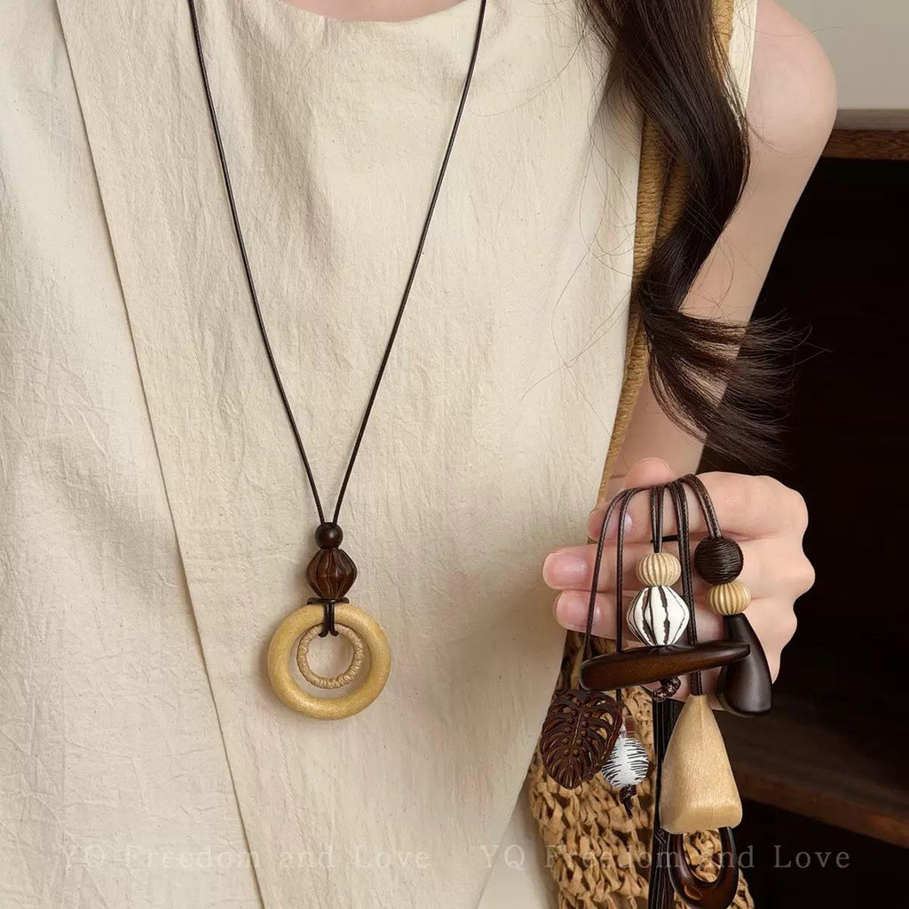 Retro Brown Pendant Long Necklace for Women 2026 New Summer Sweater Chain Matching Clothes Decorative Pendant Accessories