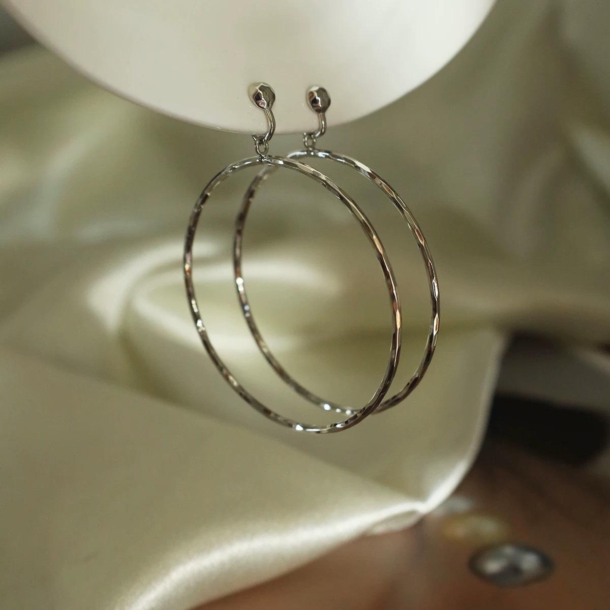 Yu Shuxin Same Style Exaggerated Big Ear Ring Mosquito Coil Ear Clip Fashion Hot Girl Ear Studs Plain Ring Daily Earless Earrings