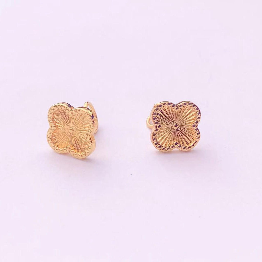 Gold-Plated Lucky Grass Stud Earrings Gold-Plated Fashion Elegant Elegant Lucky Four-Petal Flower Stud Earrings Wholesale