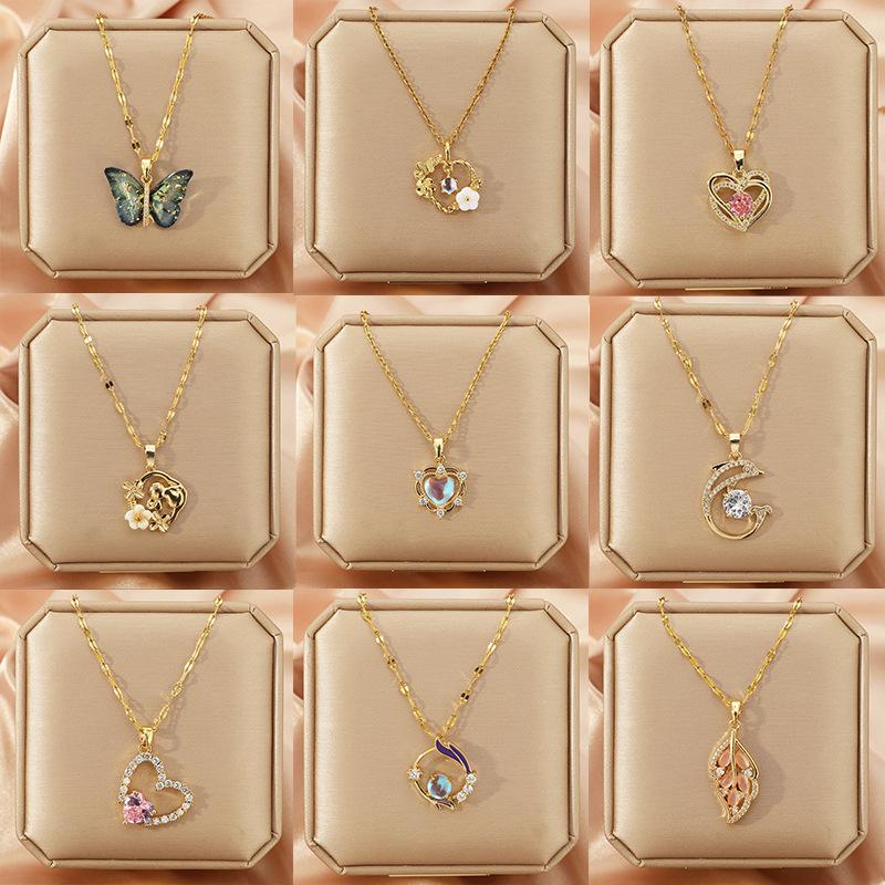 Japanese and Korean Style Titanium Steel Necklace Women's Light Luxury Niche Design High-Grade All-Match Clavicle Chain Love Pendant Jewelry Wholesale