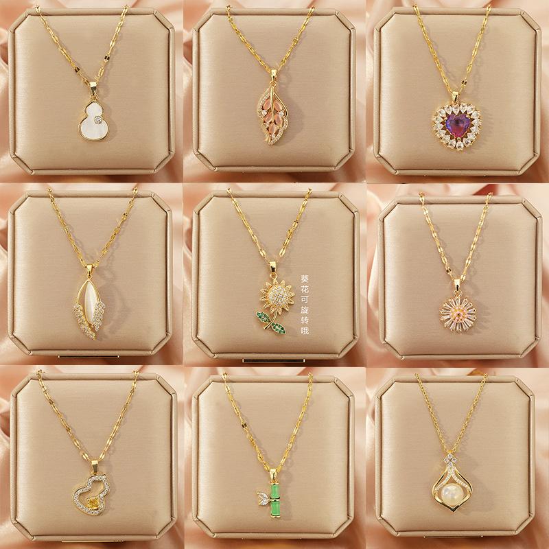 Japanese and Korean Style Titanium Steel Necklace Women's Light Luxury Niche Design High-Grade All-Match Clavicle Chain Love Pendant Jewelry Wholesale