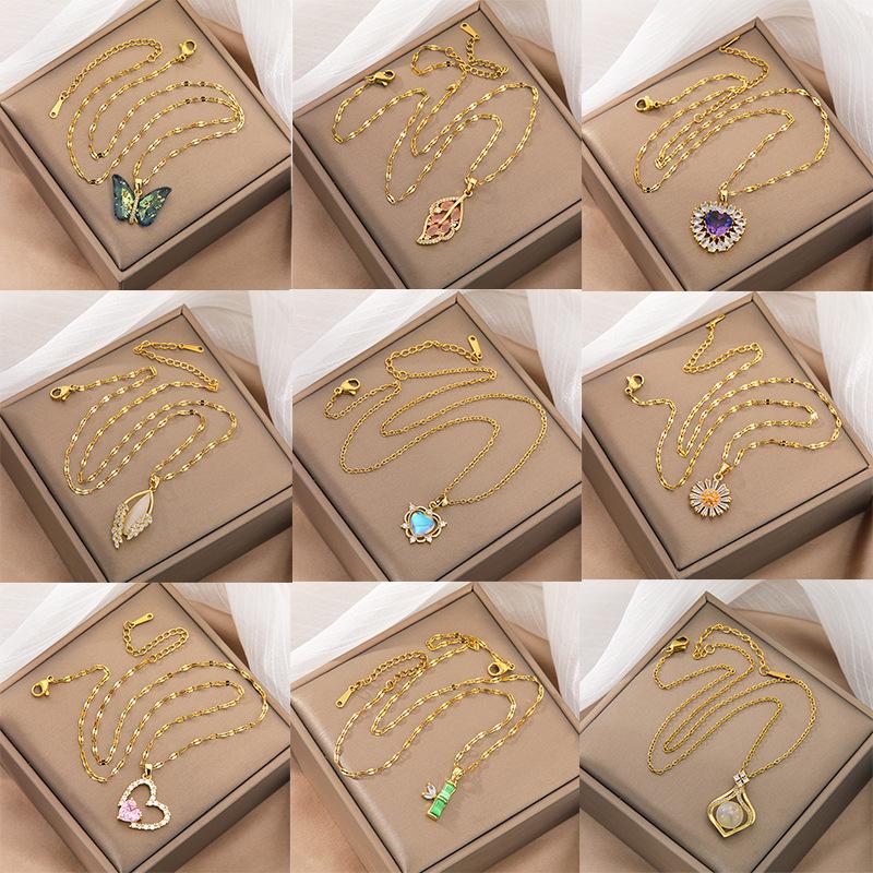 Japanese and Korean Style Titanium Steel Necklace Women's Light Luxury Niche Design High-Grade All-Match Clavicle Chain Love Pendant Jewelry Wholesale