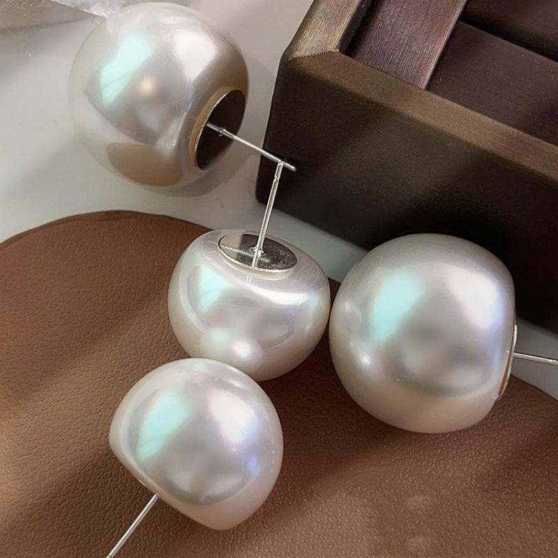 High-End Exaggerated Retro Oversized Bread Bead Earrings 925 Silver Simple Personality Pearl Design Earrings Wholesale