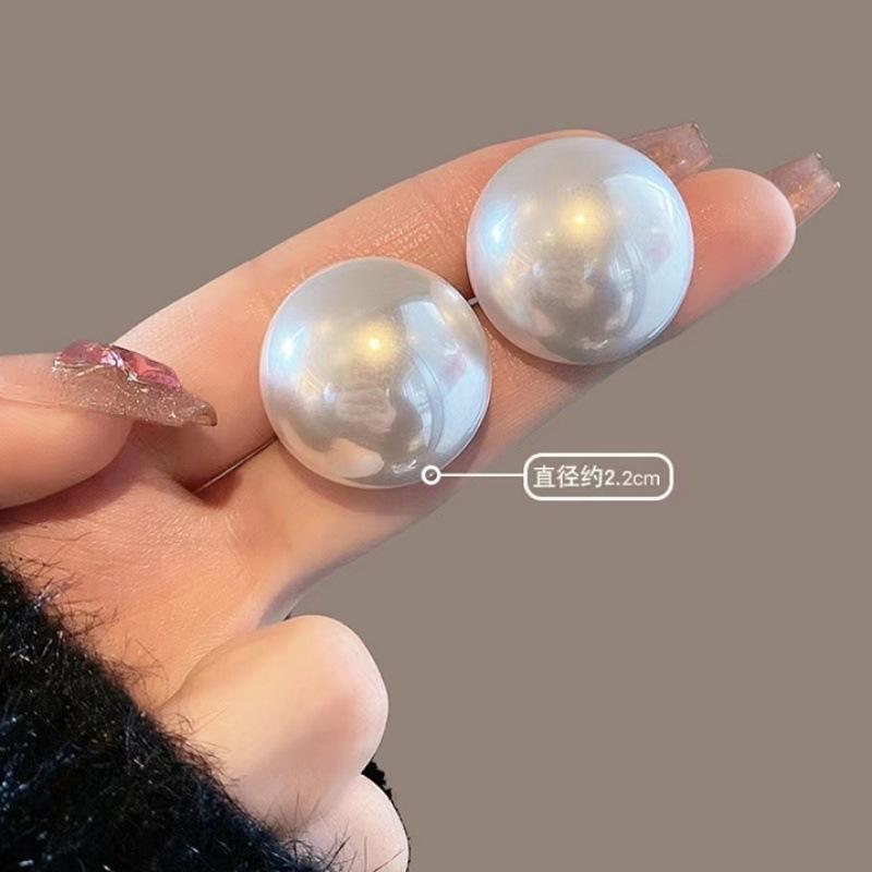 High-End Exaggerated Retro Oversized Bread Bead Earrings 925 Silver Simple Personality Pearl Design Earrings Wholesale