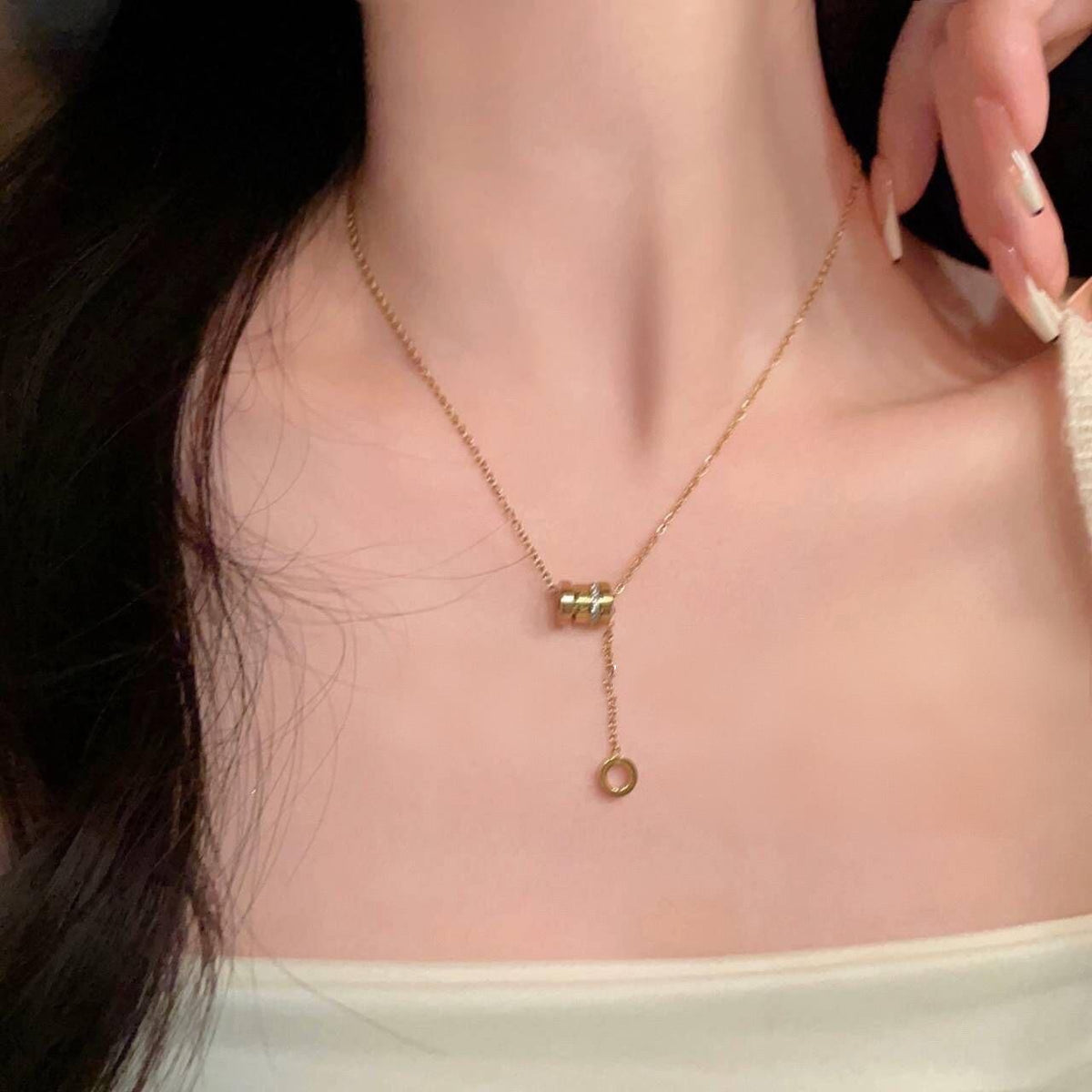 Titanium Steel Non-Fading Small Waist Light Luxury Necklace Female Summer Internet Celebrity Niche Advanced Design Accessories Clavicle Chain Pendant