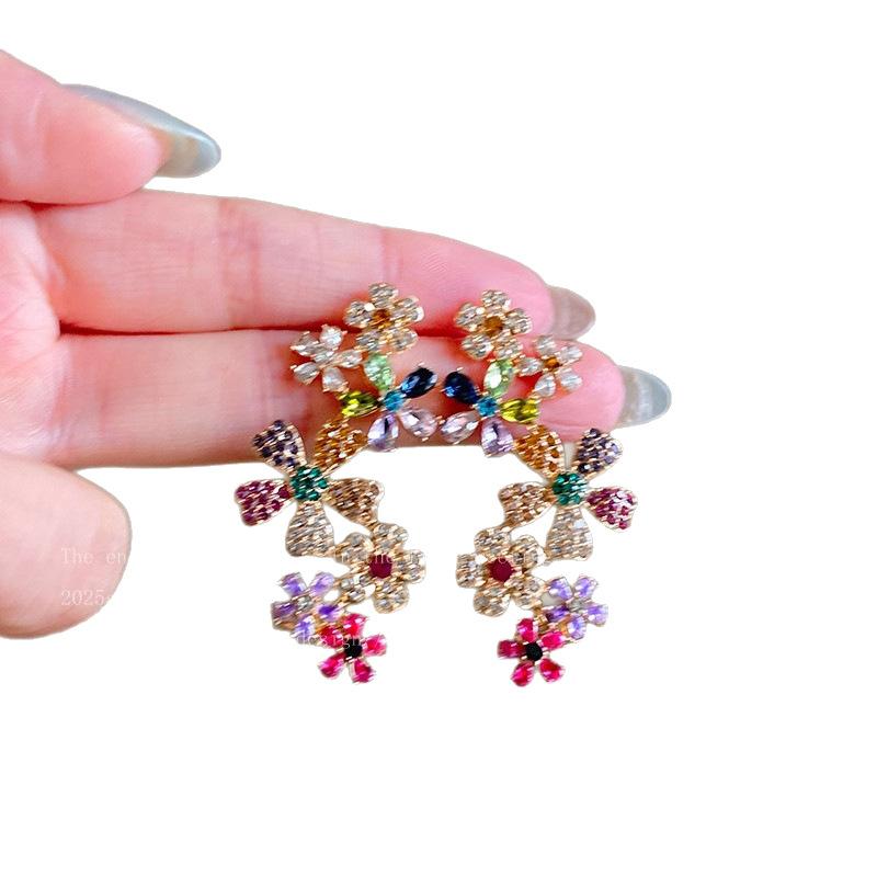 Dopamine Contrast Color Flower Stud Earrings Female Light Luxury High Sense Niche Design Ear Bone Clip Unique Beautiful Exaggerated Earrings
