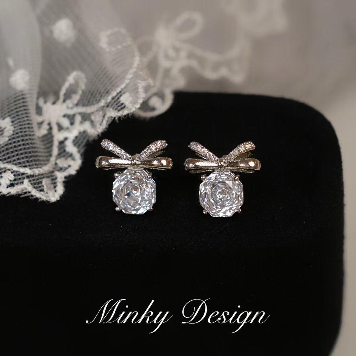 Millennium Cut Flash Zirconium Rose Bow Stud Earrings for Women Light Luxury High-Grade Sweet Temperament Stud Earrings Exquisite All-Match Earrings