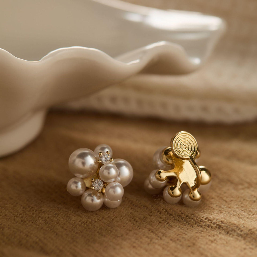 Chanel Style Cream Pearl Diamond Gold Stud Earrings for Women Light Luxury High-Grade Socialite Style 2025 New Earrings Ear Clip