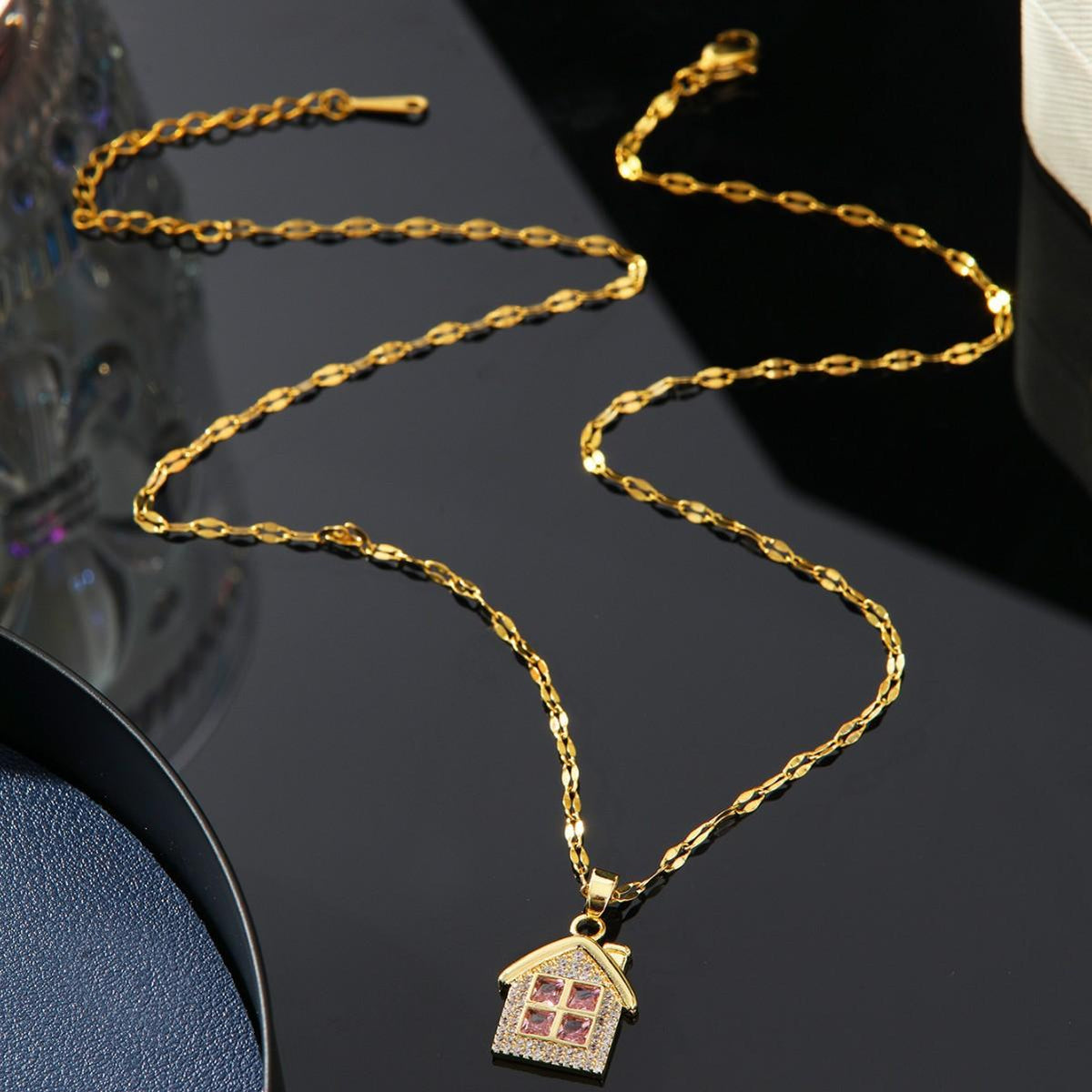 Pink Diamond Golden Cottage Necklace Light Luxury Niche Design High-Grade Titanium Steel Non-Fading Clavicle Chain Accessories Wholesale