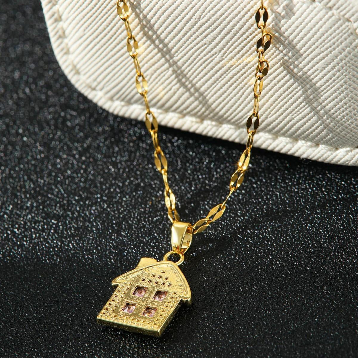Pink Diamond Golden Cottage Necklace Light Luxury Niche Design High-Grade Titanium Steel Non-Fading Clavicle Chain Accessories Wholesale
