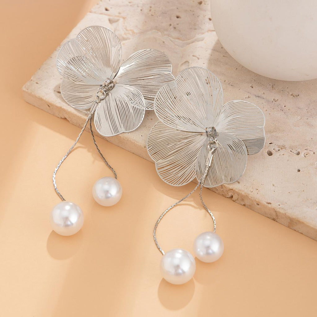 European and American Cross-Border Texture Three-Dimensional Ginkgo Flower Stud Earrings Sweet Cool All-Match Tassel Earrings