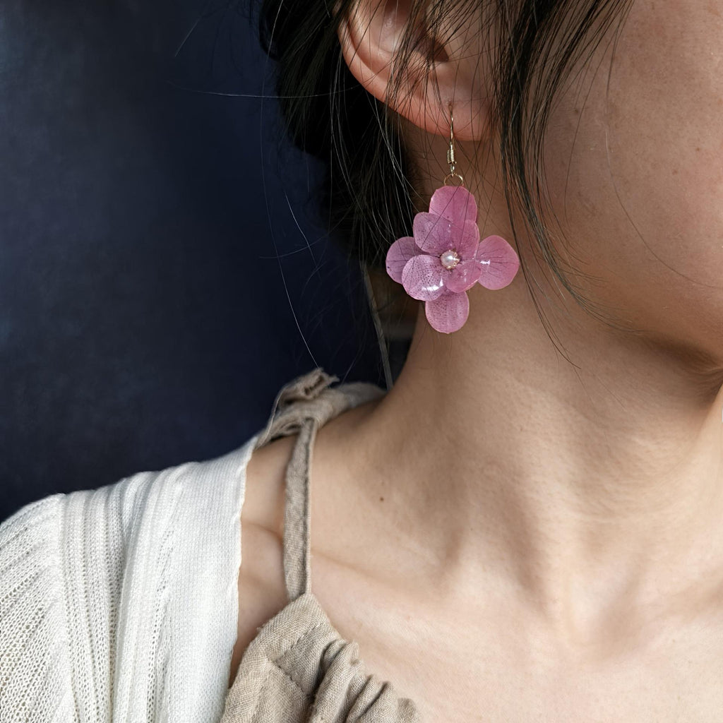 Mori Super Fairy Imported Eternal Flower Hydrangea Real Flower Atmosphere Holiday Style Epoxy Earrings Elegant White Earrings