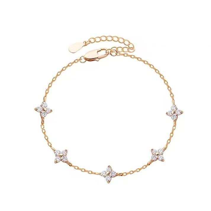 French Style Light Luxury Four-Leaf Clover Bracelet Female Sense of Grade Starry Flower All-Match Hand Jewelry Gift for Girlfriend Girlfriend