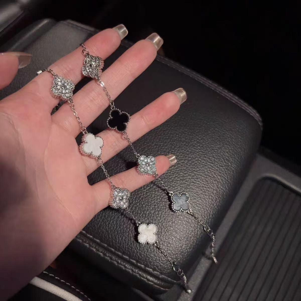 Clover Bracelet Women's Light Luxury High-Grade Niche Design Zircon Flower All-Match Black and White Panda Bracelet Chain