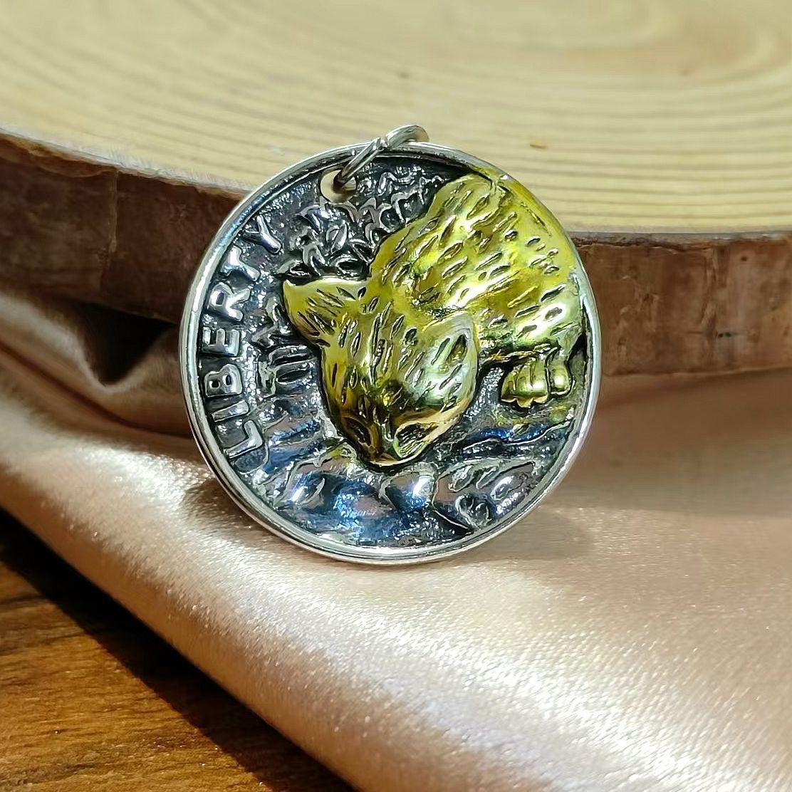 Cat Men's Necklace Fashion Brand All-Match round Coin Retro Niche Personality Pendant Double-Sided Kitten Pendant Men's Fashion