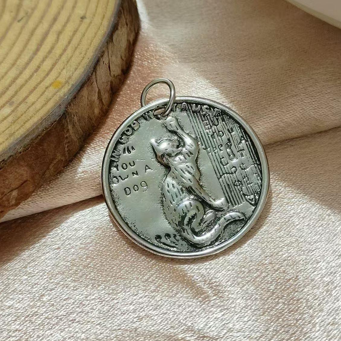 Cat Men's Necklace Fashion Brand All-Match round Coin Retro Niche Personality Pendant Double-Sided Kitten Pendant Men's Fashion