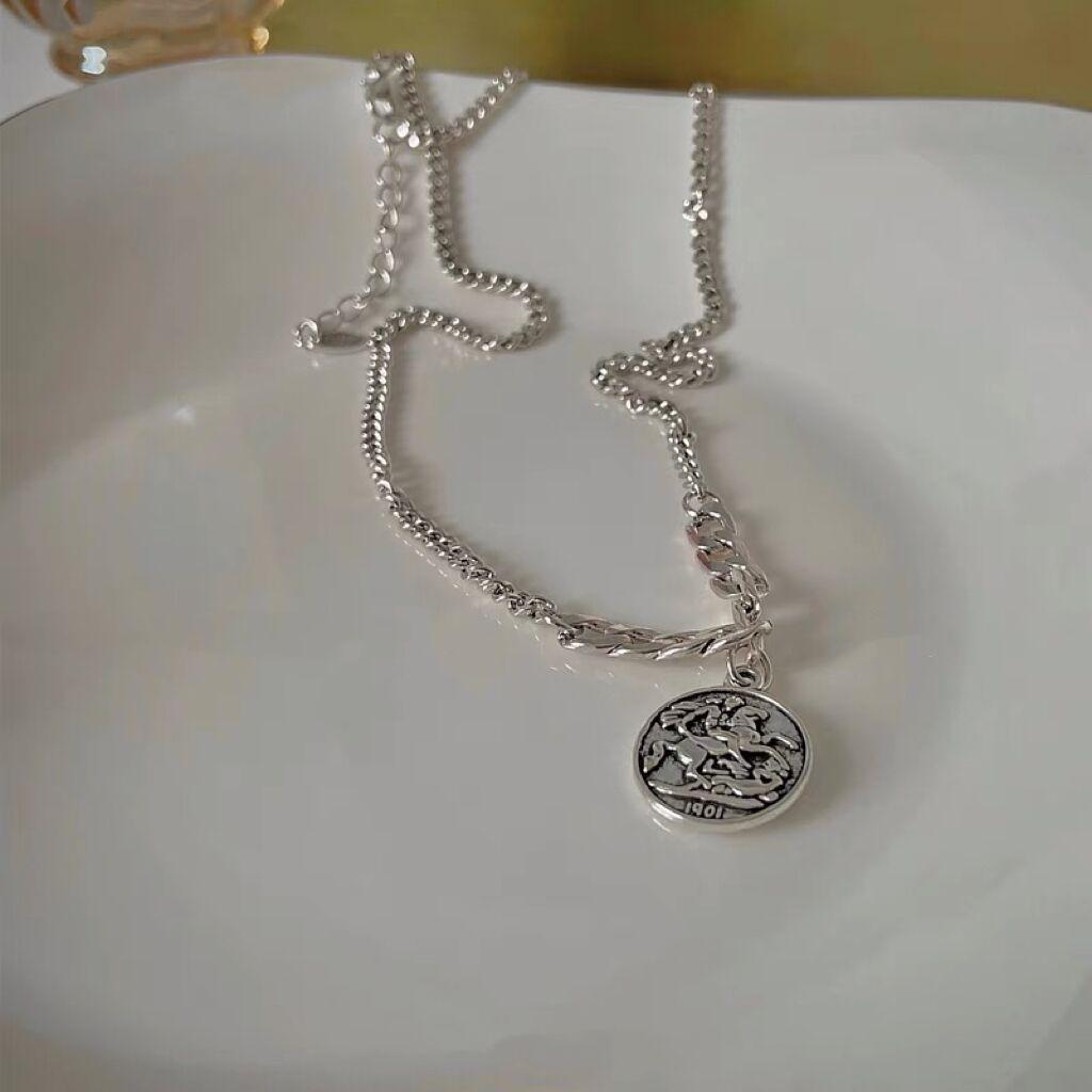 Sweater Necklace for Women Ins Light Luxury Niche Trendy Cool Hot Girl Portrait Coin Pendant Simple All-Match Japanese and Korean Sweater Chain