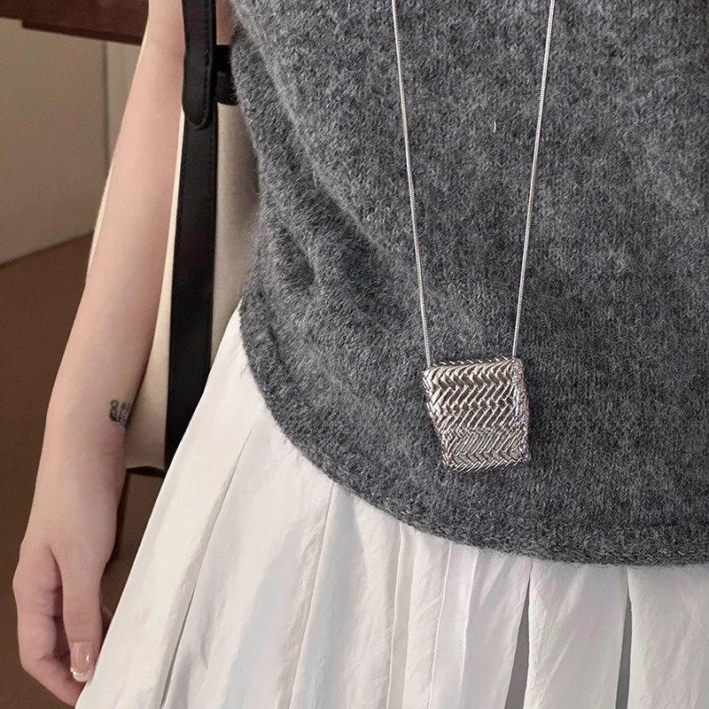 Mid-Ancient Woven Mini Bag Necklace for Women 2024 New Necklace Design Women's Sweater Fashion All-Matching