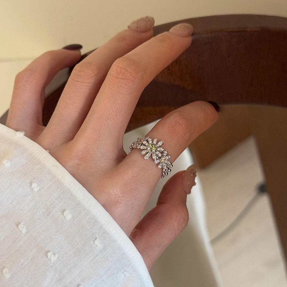 Summer Flowers Elegant Exquisite Full Diamond Craft High-Grade Flashing Zircon Flower All-Match Fresh Ring for Women