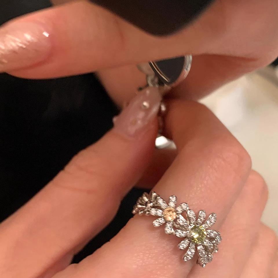 Summer Flowers Elegant Exquisite Full Diamond Craft High-Grade Flashing Zircon Flower All-Match Fresh Ring for Women