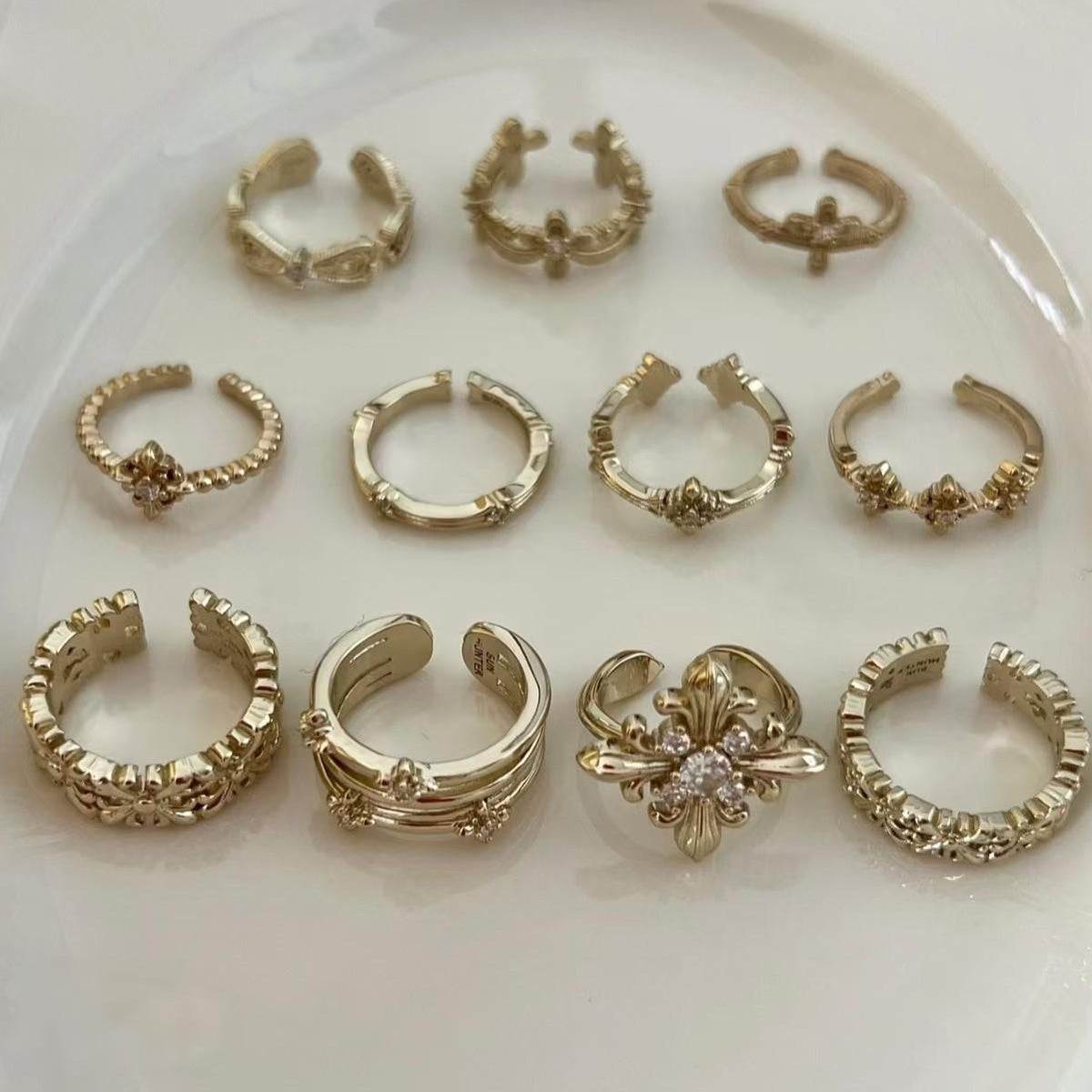 Hengzi Home Iris Flower Square Ring Female Opening Adjustable Retro Light Luxury Maillard Jewelry Niche Ring