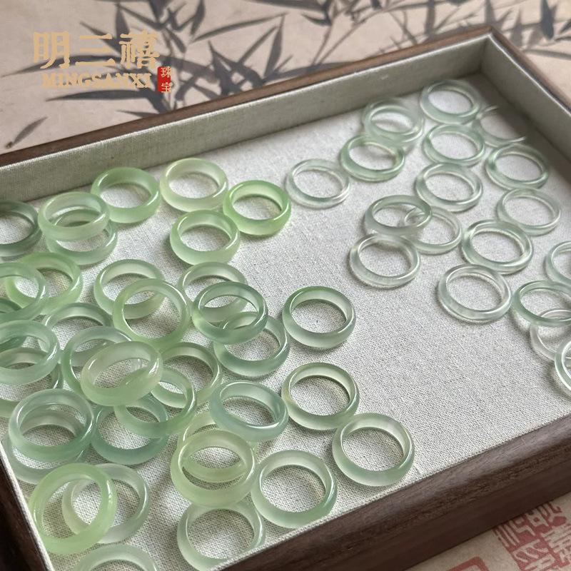 Plain Ring Horse White Ice Natural High Ice Madagascar Chalcedony Ring Fine Ring Ring Men and Women Fashion Jewelry