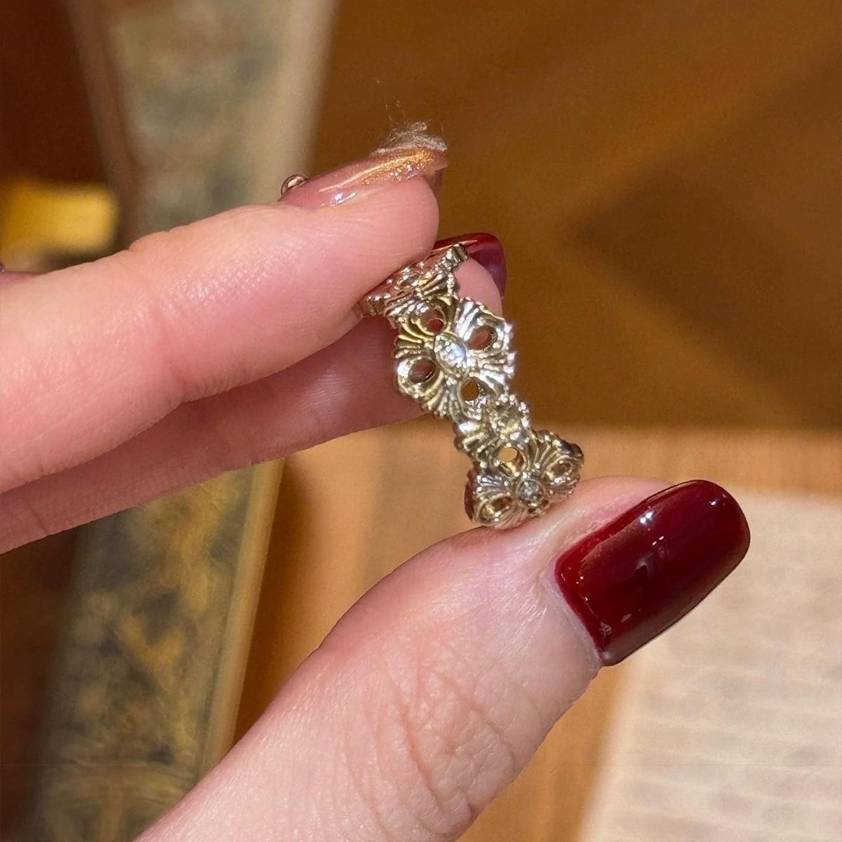 Vintage Retro Light Luxury Butterfly Open Ring Female Niche Design Stacked Iris Hollow Ring High Sense