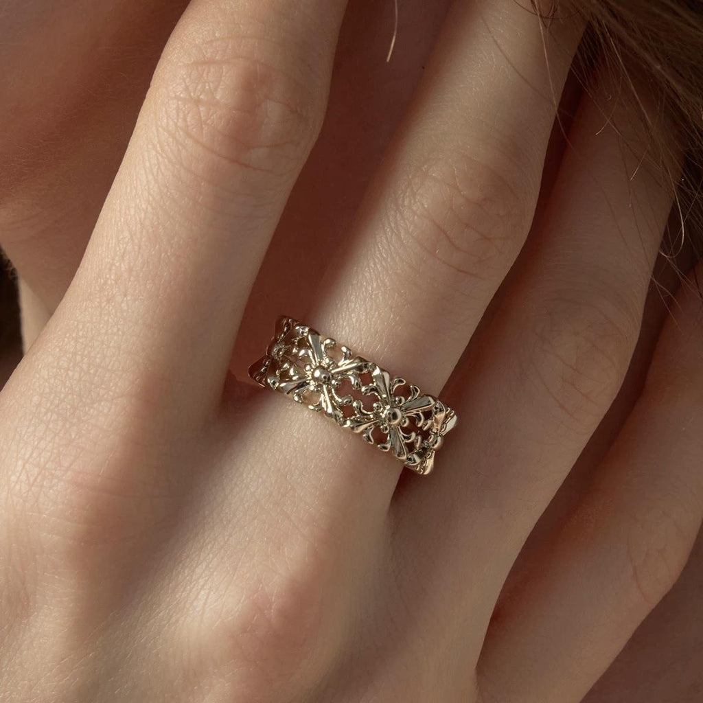 Horizontal Jewelry Same Style Titanium Golden Iris Full Ring Open Retro Light Luxury Maillard Jewelry Niche Female