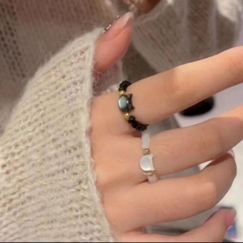 Escaped Princess Ring Cute Cat Beaded Ring Female Black and White Cat Head Index Finger Ring for Girlfriend