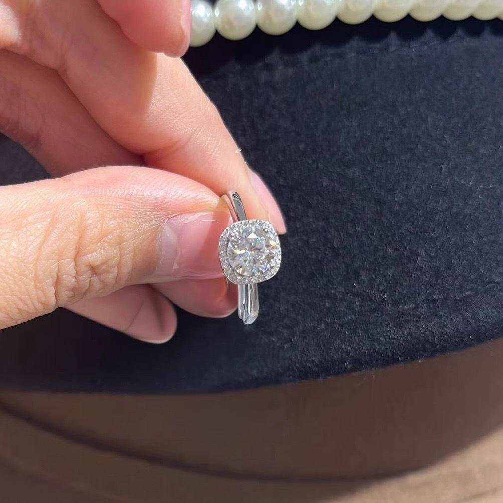 Chuudonglai Same Style Small Square Sugar Ring Inlaid with Moissanite Ring for Girlfriend Friend Birthday Gift Fashion Jewelry
