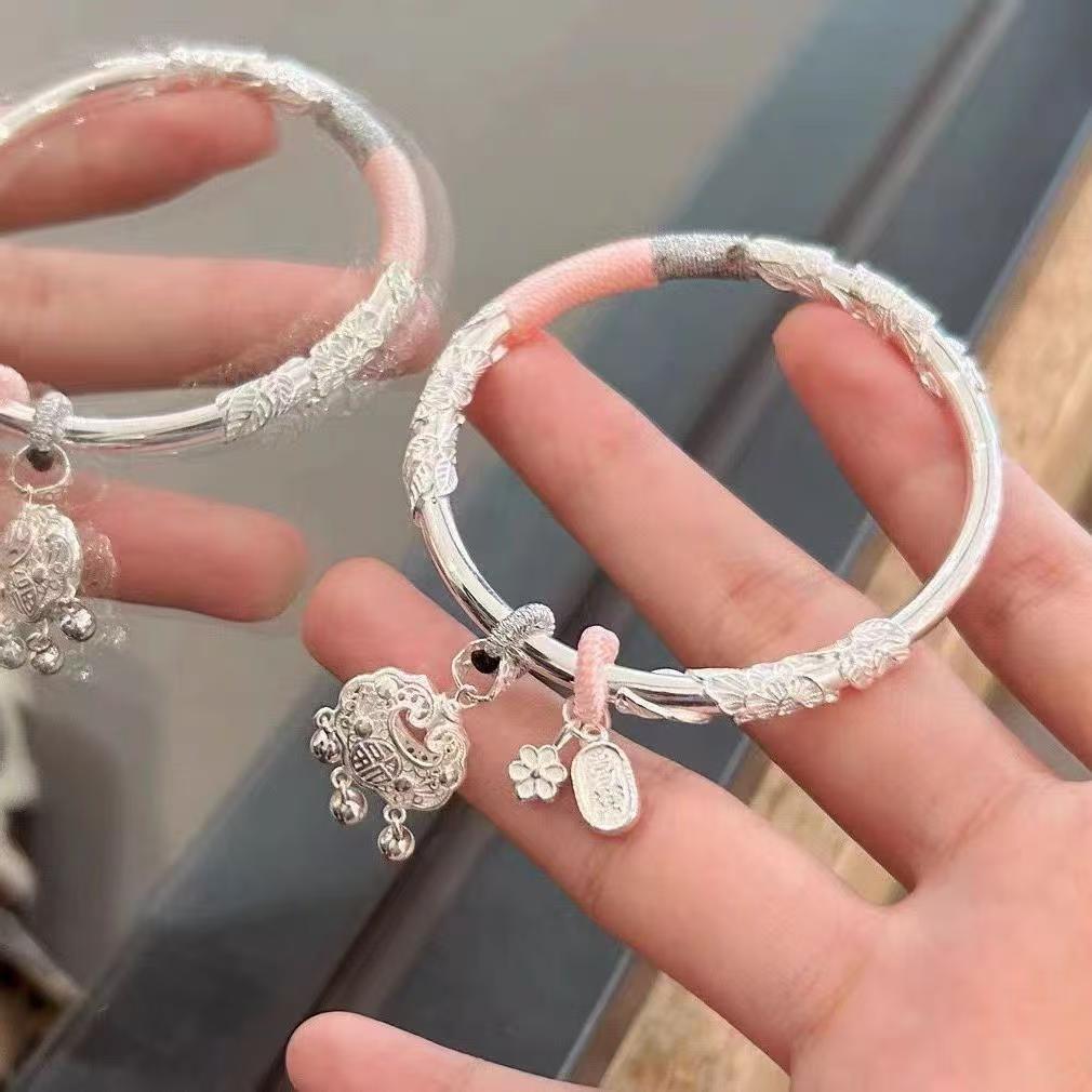 Silver Safety Lock Lucky Bracelet for Women, High-Grade Sense Safety Lock Xiangyun Niche All-Match Decoration for Girlfriend
