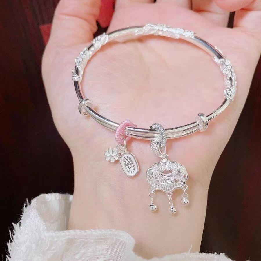 Silver Safety Lock Lucky Bracelet for Women, High-Grade Sense Safety Lock Xiangyun Niche All-Match Decoration for Girlfriend