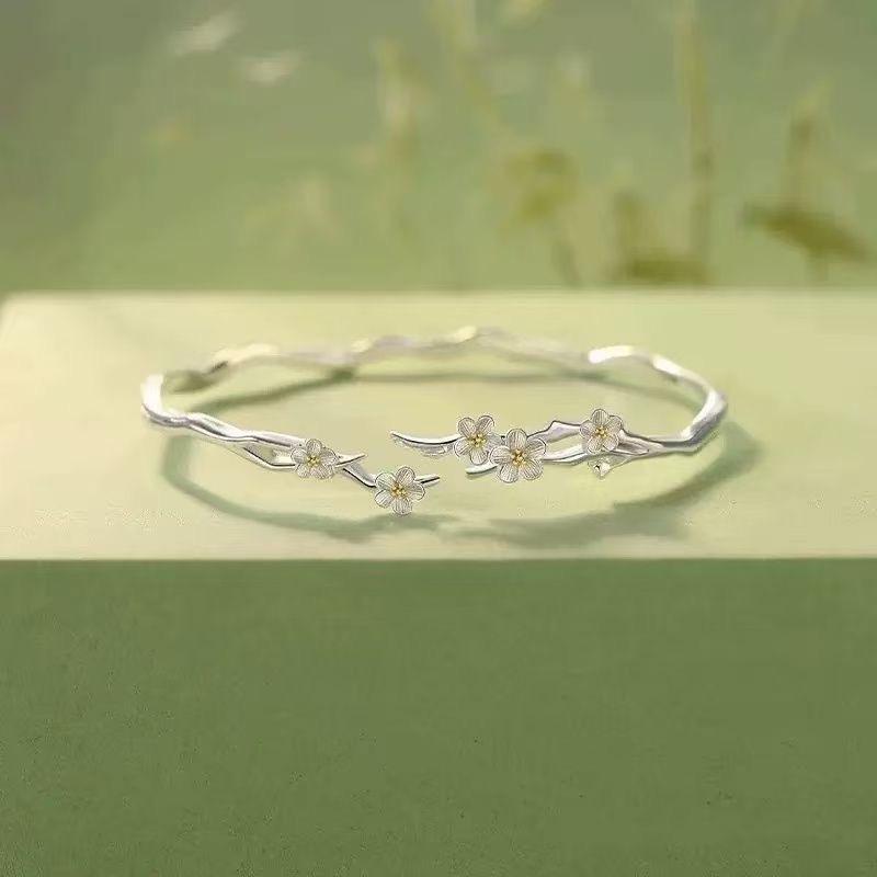 Qixi Festival Moli Bracelet Girls Light Luxury Niche Design Gift Light Luxury High-Grade Exquisite Open Bracelet for Girlfriend