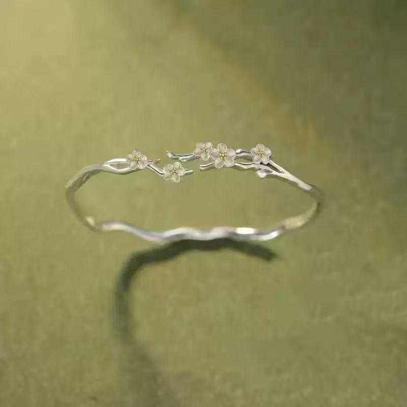 Qixi Festival Moli Bracelet Girls Light Luxury Niche Design Gift Light Luxury High-Grade Exquisite Open Bracelet for Girlfriend