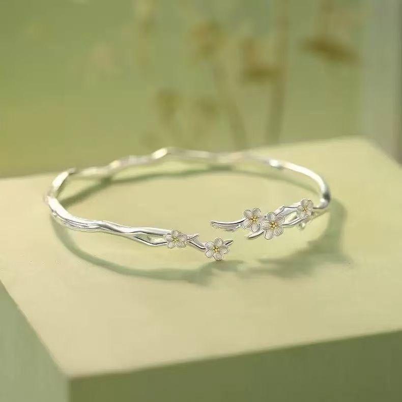 Qixi Festival Moli Bracelet Girls Light Luxury Niche Design Gift Light Luxury High-Grade Exquisite Open Bracelet for Girlfriend