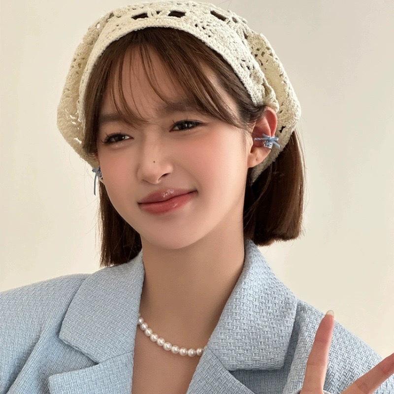 French Retro Knitted Hot Girl Triangle Scarf Headdress Travel Sweet Cute Crocheted Artistic Style Headscarf Female Hair Band Fashion
