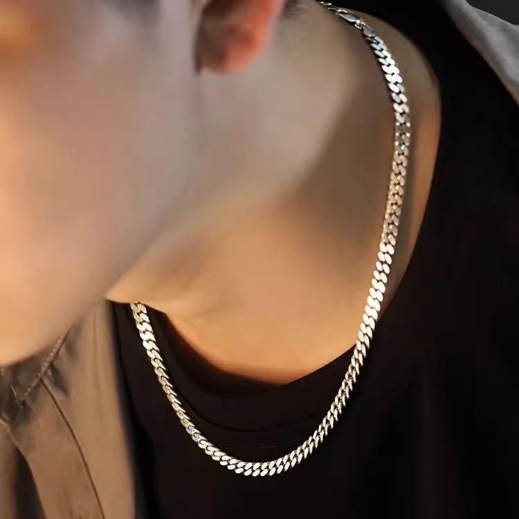 Boutique Cuban Dongguan Titanium Steel Necklace Men's Trendy Hip Hop Versatile High-Grade Sensory Chain Clavicle Chain Holiday Gift