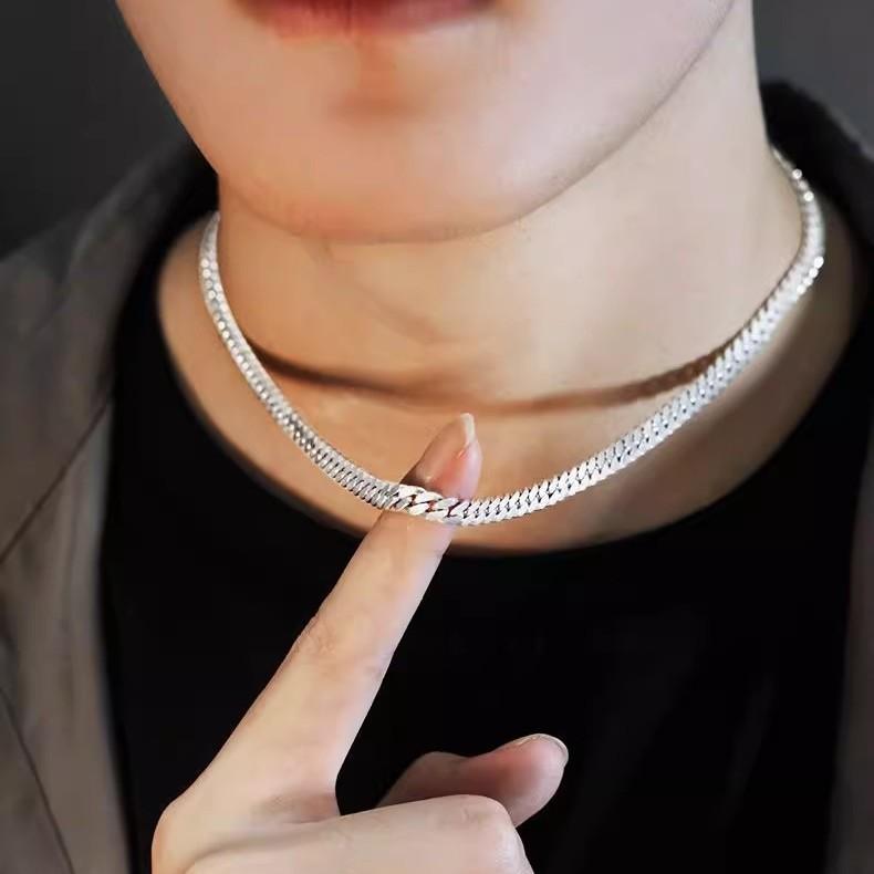 Boutique Cuban Dongguan Titanium Steel Necklace Men's Trendy Hip Hop Versatile High-Grade Sensory Chain Clavicle Chain Holiday Gift