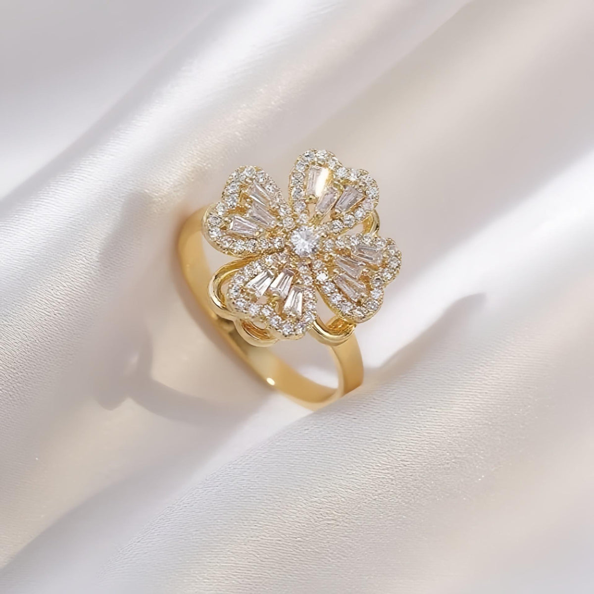 Cross-Border Hot Sale Copper Inlaid Zircon Rotating Clover Ring Female Fashion Temperament All-Match Full Diamond Sunflower Open Ring