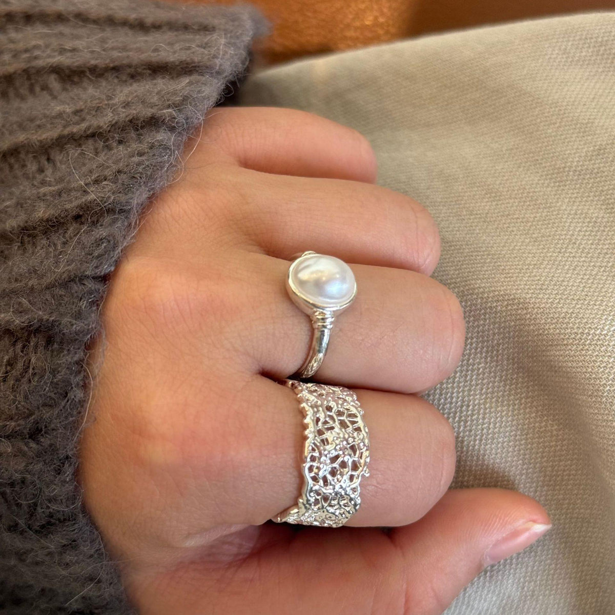 Mo Ran Japanese and Korean Design Skirt Lace Zircon Ring Female Light Luxury Index Finger Ring 2023 Internet Celebrity Ring