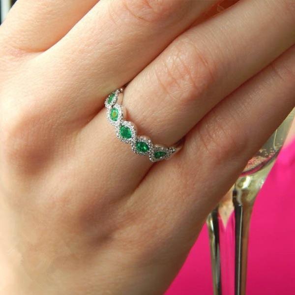 Amazon Wish Hot Sale New European and American Luxury Emerald Zircon Ring Full Diamond Micro Inlaid Ruby Strip Ring