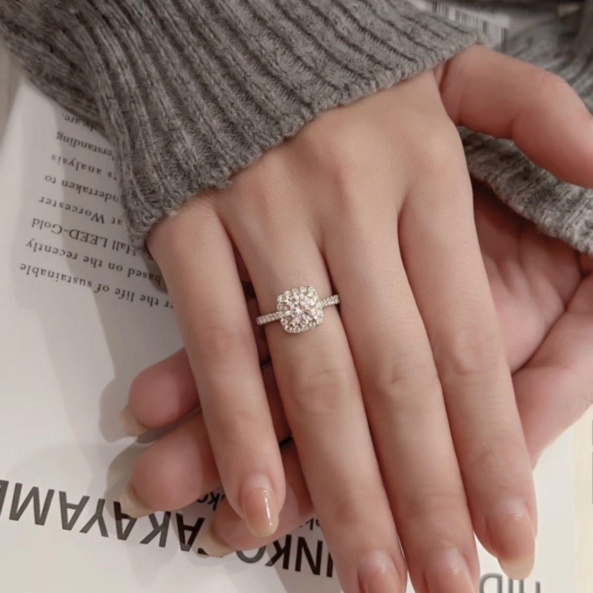 High-End Six-Claw Simulation Diamond Ring Women's Simple Fashion Couple Zircon Couple Ring Proposal Wedding Open Ring Wholesale