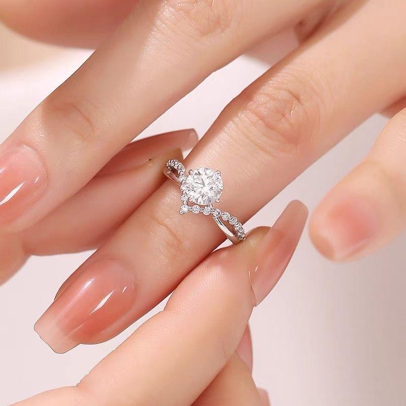 High-End Six-Claw Simulation Diamond Ring Women's Simple Fashion Couple Zircon Couple Ring Proposal Wedding Open Ring Wholesale