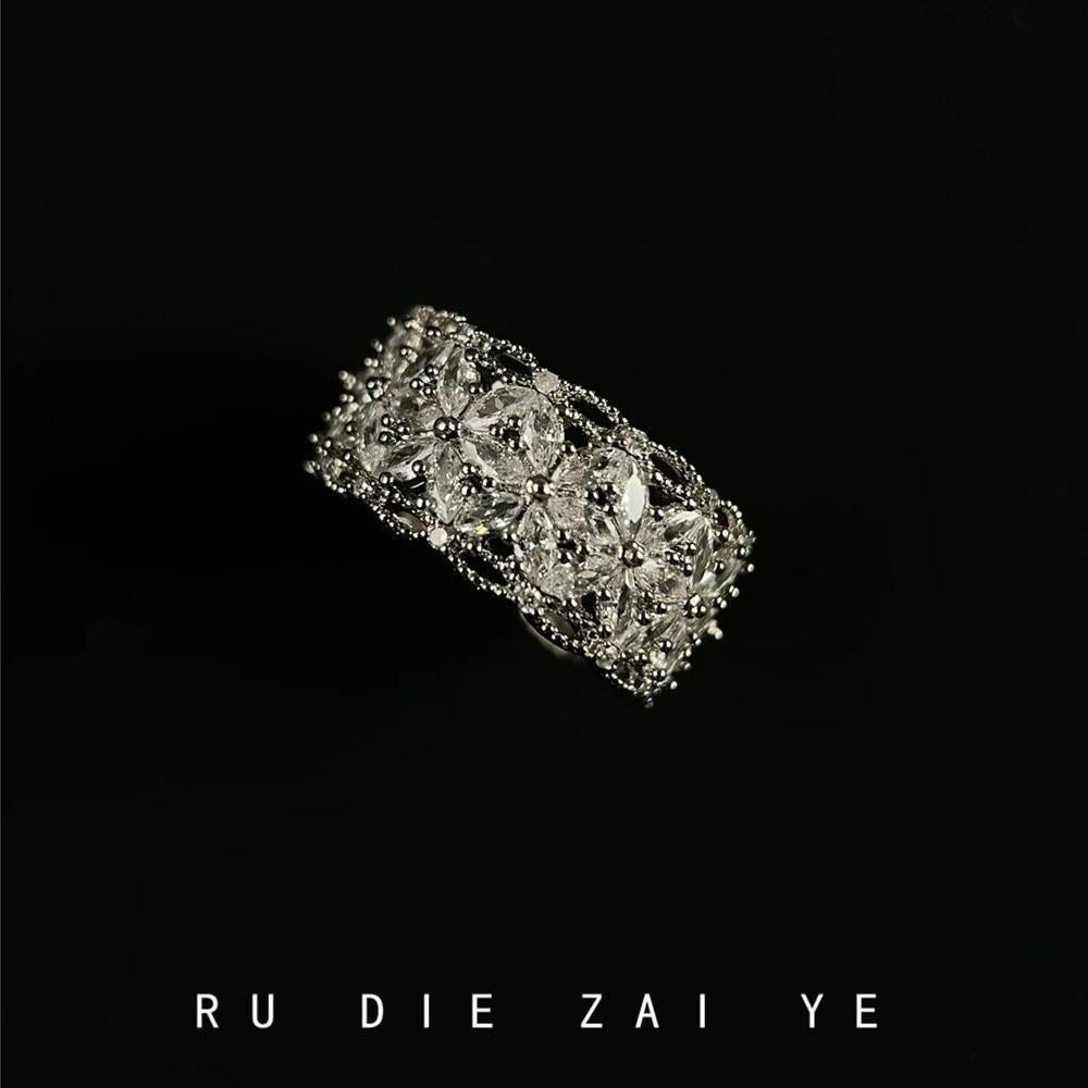 Kuning Flower Crown ~ I'm Dizzy! Mid-Ancient Vintage Zircon Flower Ring Light Luxury High-Grade Open Ring