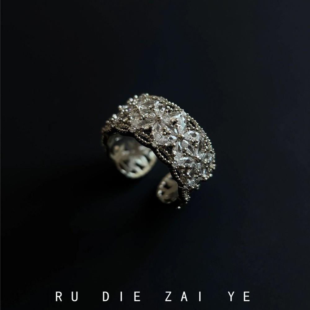 Kuning Flower Crown ~ I'm Dizzy! Mid-Ancient Vintage Zircon Flower Ring Light Luxury High-Grade Open Ring