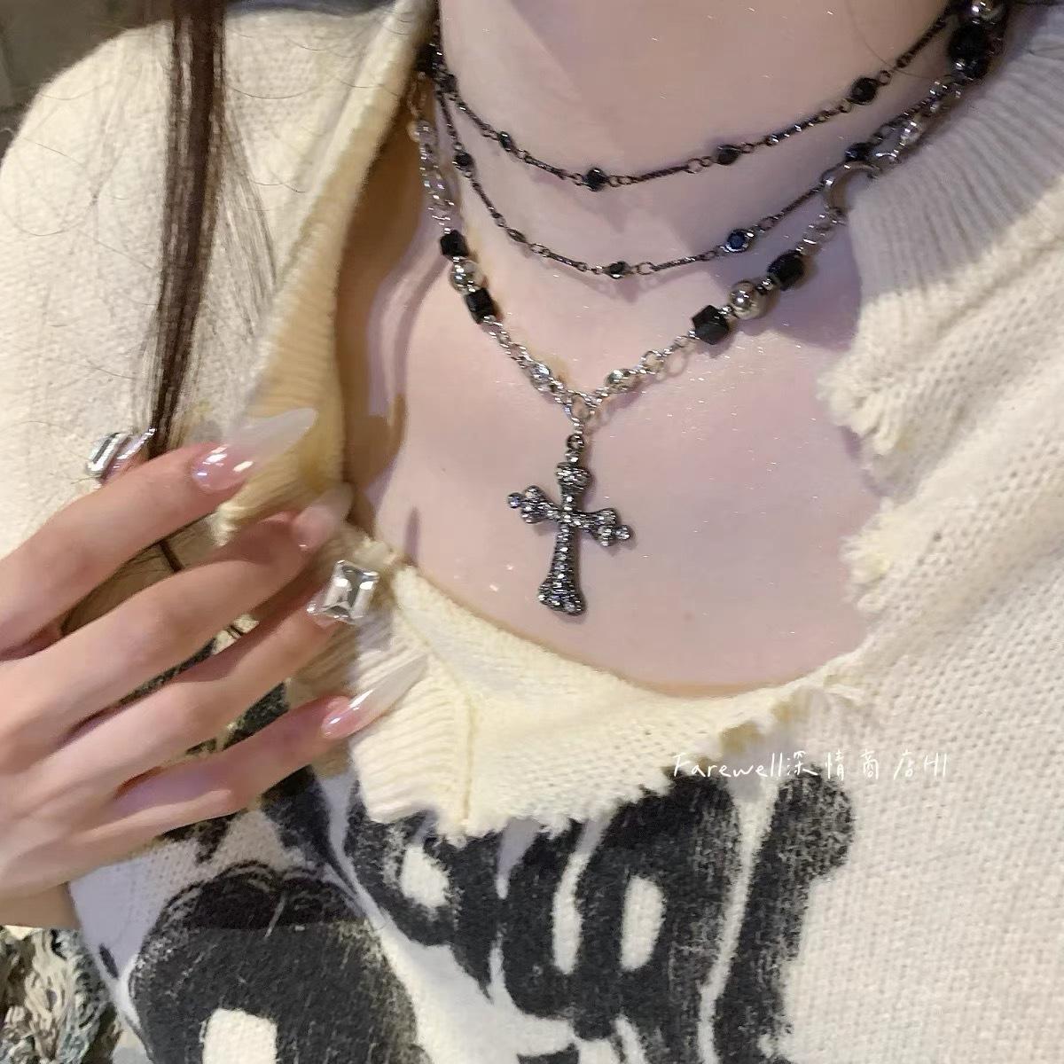 Sweet Cool Hot Girl Multi-Layer Stacked Gun Black Cross Necklace Female Clavicle Chain Female High-Grade Choker Necklace Accessories